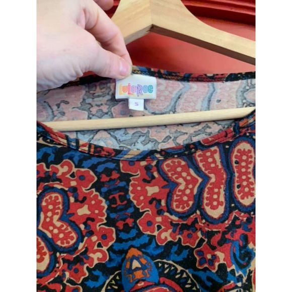 LulaRoe Small Worn One Time Floral Paisley 3/4 Sleeve Tee Shirt Blouse Tunic EUC - Picture 3 of 3